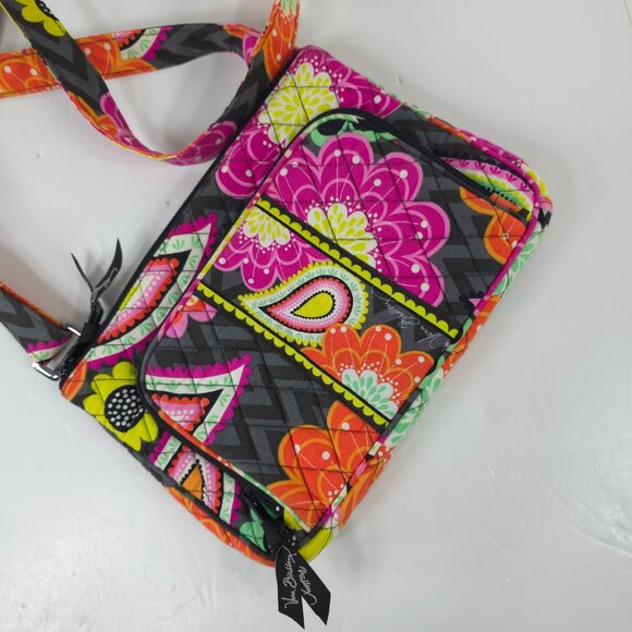 VERA BRADLEY MULTICOLOR FLORAL SMALL RECTANGLE CROSSBODY BAG LIGHTWEIGHT *EUC*.. - Picture 3 of 16